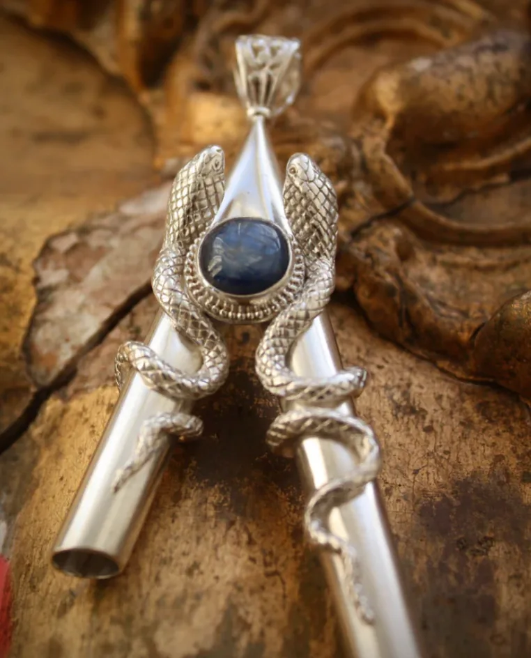 Silver Kuripe Double Cobra with chain and Kyanite (3)